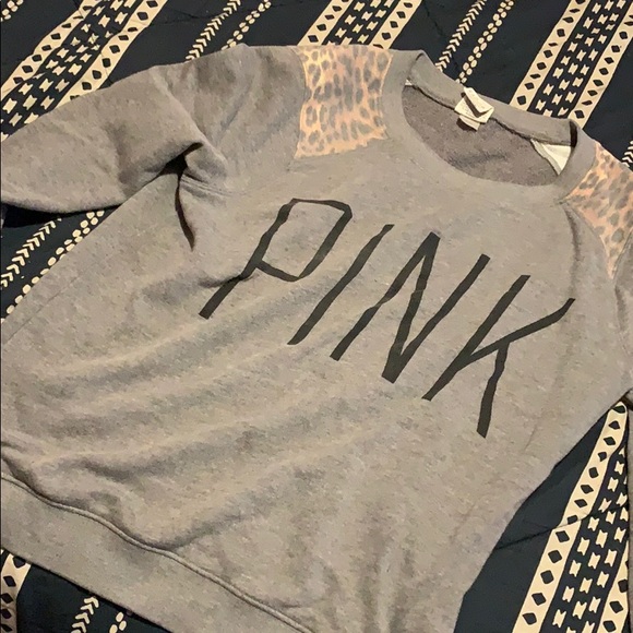 PINK crew neck sweater with cheetah print - Picture 1 of 4